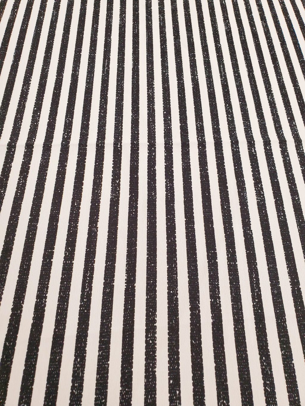 Stripes Destroyed Black/White